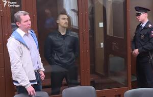 Защита Устинова настаивала, что мужчина не участвовал в акции