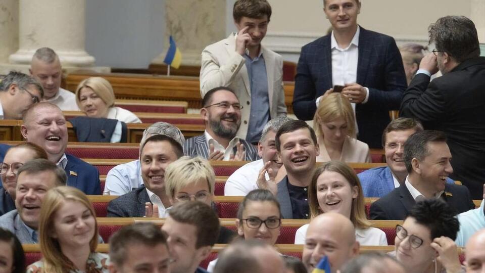 За законопроєкти №1057 та №1072 в цілому проголосувало 335 депутатів Верховної Ради