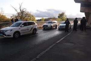 Полиция проверяет мосты, не останавливая движение по ним