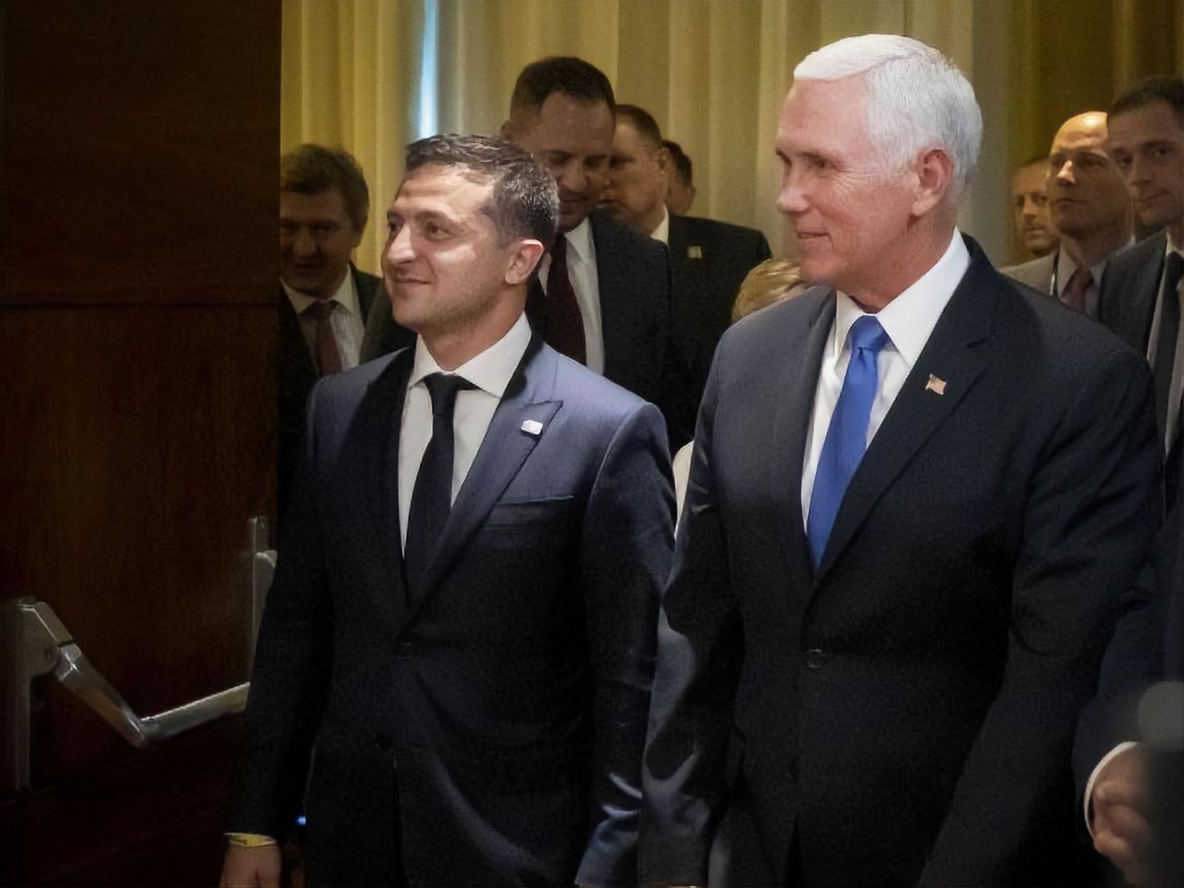 Перед початком переговорів із Зеленським Пенс заявив, що відносини США і України ніколи не були такими міцними, як зараз