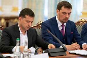Відповідальним за кадрове очищення органів держвлади Зеленський призначив прем'єр-міністра України