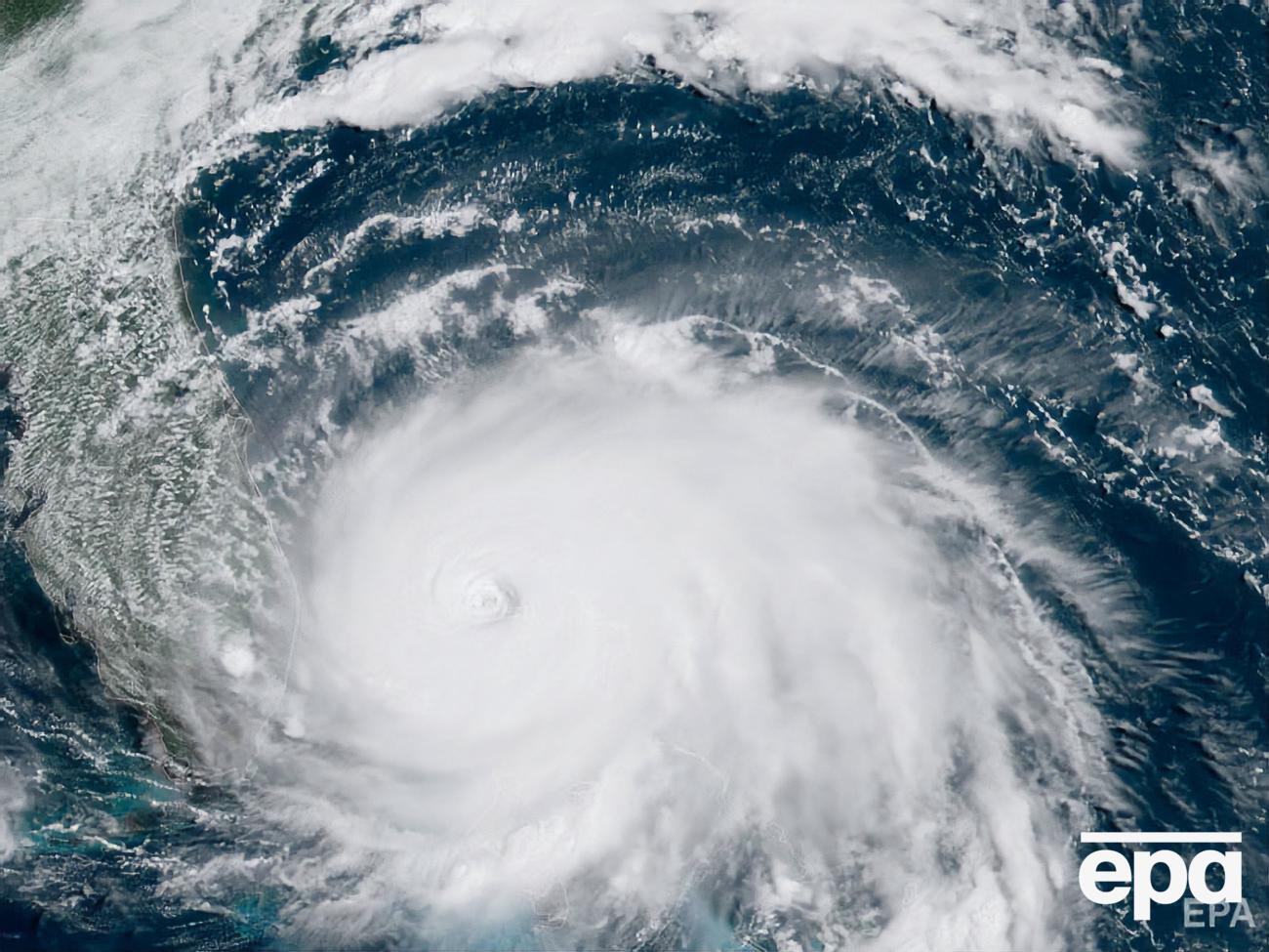 Ураган "Дориан" повредил и разрушил 13 тыс. домов на Багамах, зафиксирована одна жертва. Сейчас циклон приближается к американскому штату Флорида