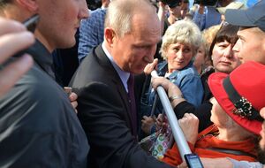 В Иркутской области Путин (на фото в центре) находился с визитом 2 сентября