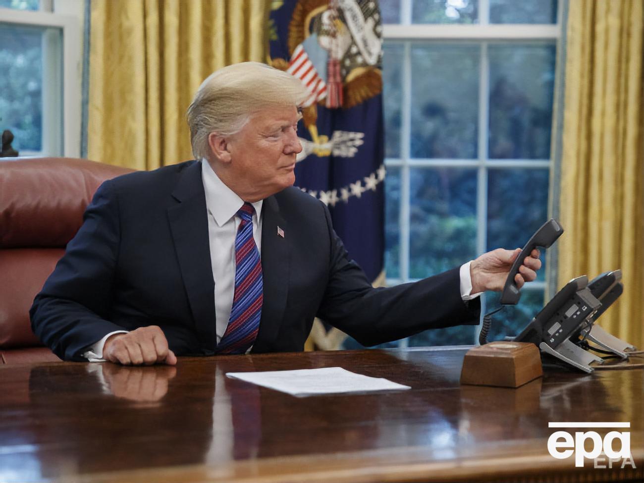 Телефонный разговор Трампа с иностранным лидером встревожил разведку, пишут американские СМИ