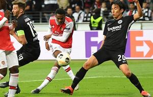 "Арсенал" разгромил "Айнтрахт"