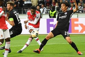 "Арсенал" разгромил "Айнтрахт"