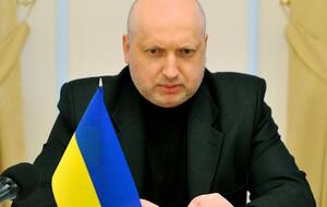 Турчинов требовал опровергнуть сообщения о причастности его окружения к махинациям с налоговой отчетностью пунктов обмена валюты