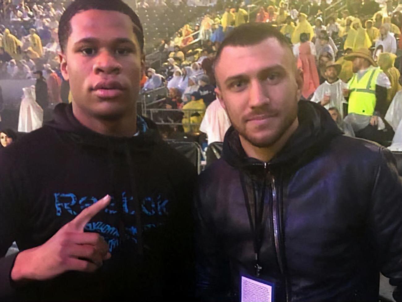 Василь Ломаченко (праворуч) не хоче битися з Девіном Гейні