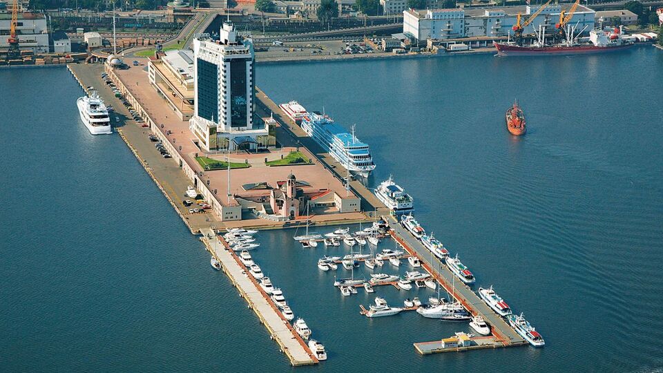 В июле этого года Владимир Зеленский посетил Одесский морской торговый порт