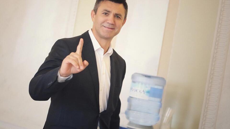 Тищенко: А хто ви така, щоб мене перевіряти? Ну хто ви? Мій батько? Чи моя дружина?