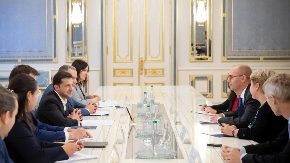 Зеленский встретился с представителями МВФ