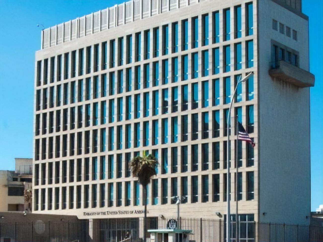 "Акустичні атаки" стали причиною виїзду американських дипломатів із Куби