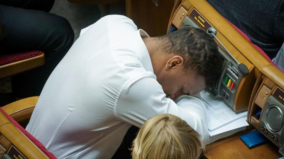 Беленюк спав на засіданні