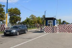 На КПВВ на админгранице с Крымом начали ремонтные работы