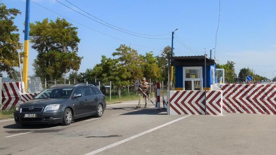 На КПВВ на админгранице с Крымом начали ремонтные работы