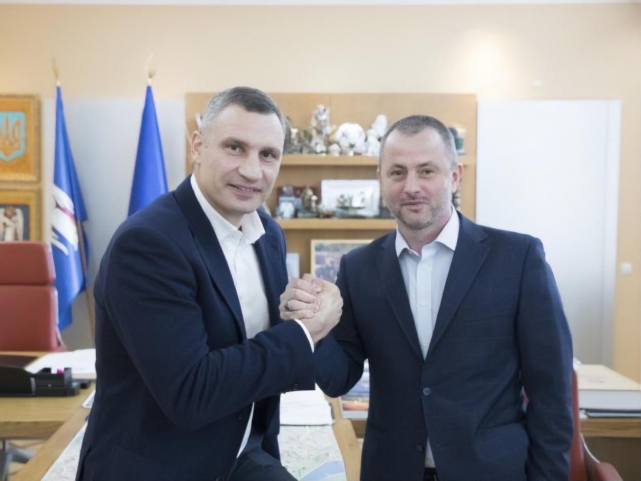 Кличко (ліворуч) заявив, що у Бахматова широкі повноваження та завдання