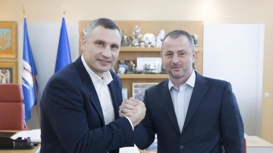 Кличко (ліворуч) заявив, що у Бахматова широкі повноваження та завдання