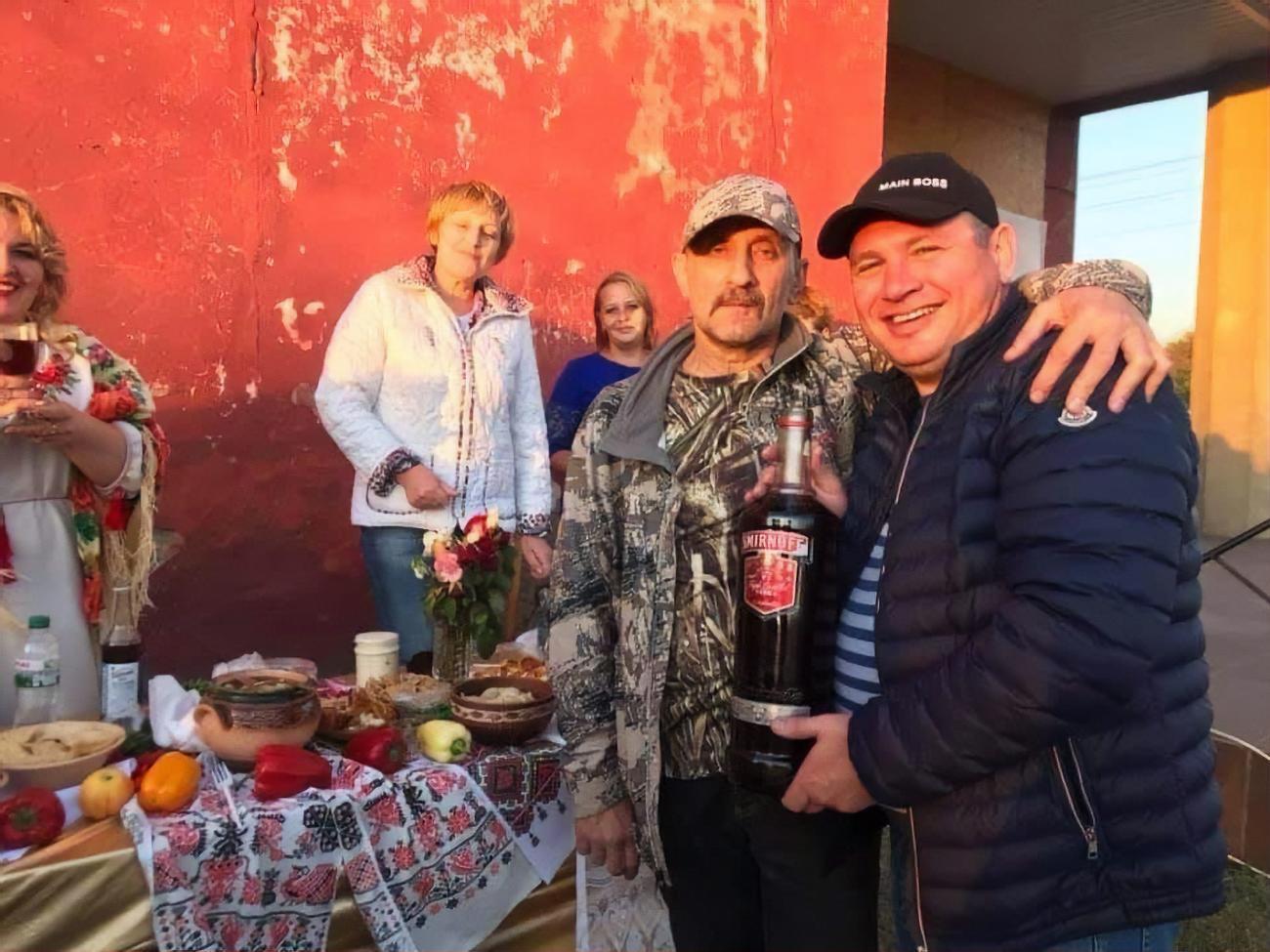 Рищук (праворуч) приїжджав на святкування Дня села Праві Саги