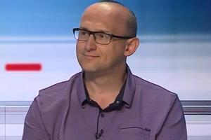 Юрий Корольчук: То есть, "Роттердам", выходит, уже понятный для них, такая формула имеет право на существование. До того это все отбрасывалось представителями НАБУ
