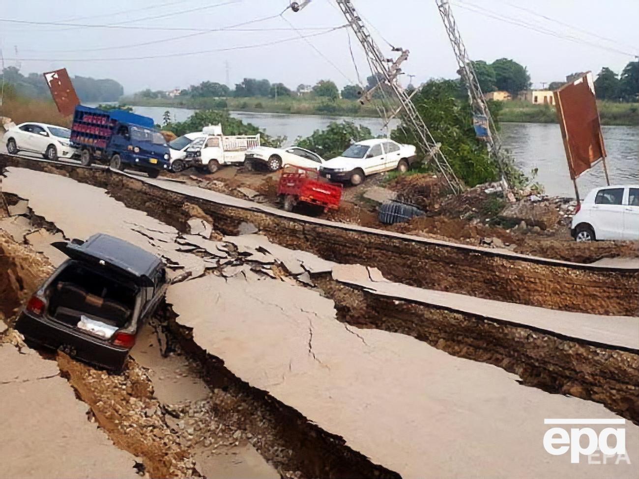 Багато доріг у Мірпурі зруйновано