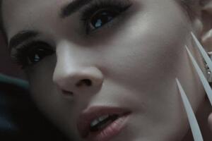 Саніна зіграла роль жінки-вампіра