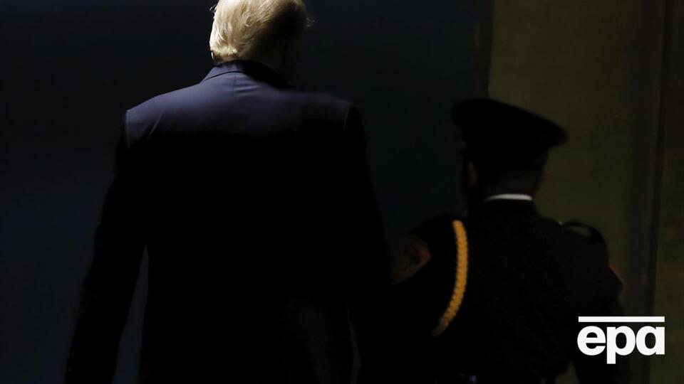 Демократи хочуть усунути Трампа від влади через тиск на Україну