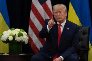 Трамп: Ми продовжимо працювати з Україною