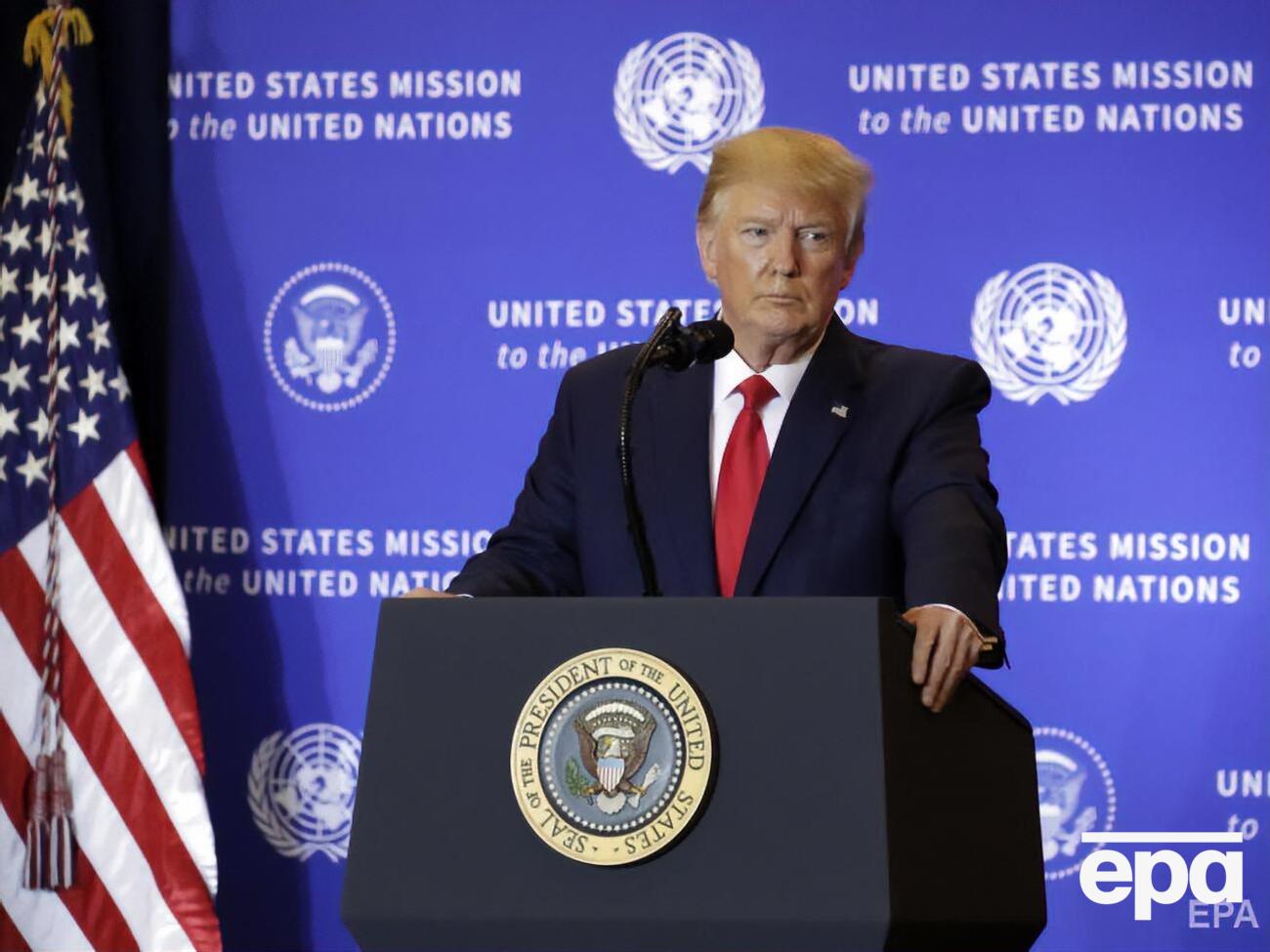 Трамп "використав повноваження свого офісу" в розмові із Зеленським, вважає інформатор