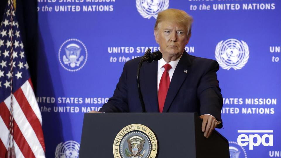 Трамп "використав повноваження свого офісу" в розмові із Зеленським, вважає інформатор