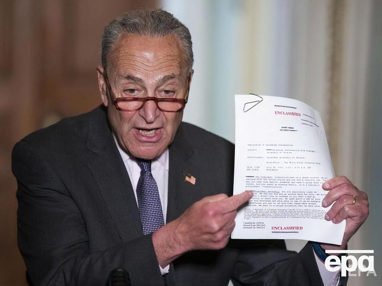 Шумер підкреслив, що Трамп бере безпосередню участь у скандалі