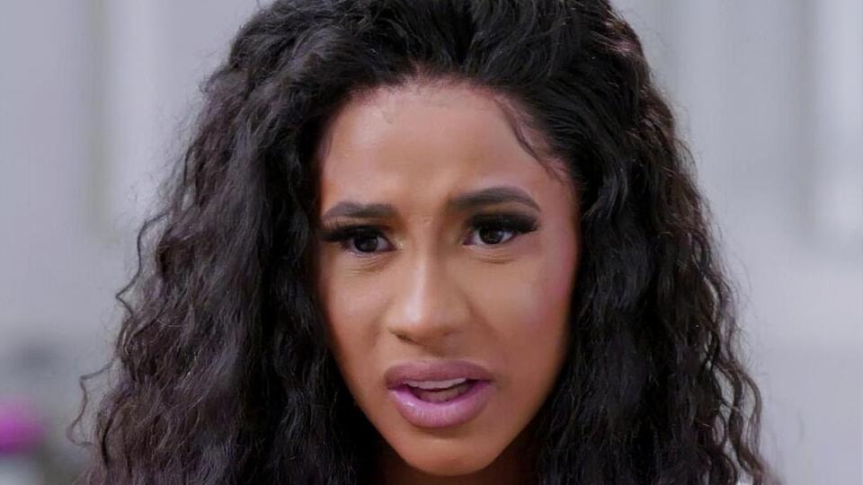 Cardi B: Цей фотограф намагався бути ближчим до мене