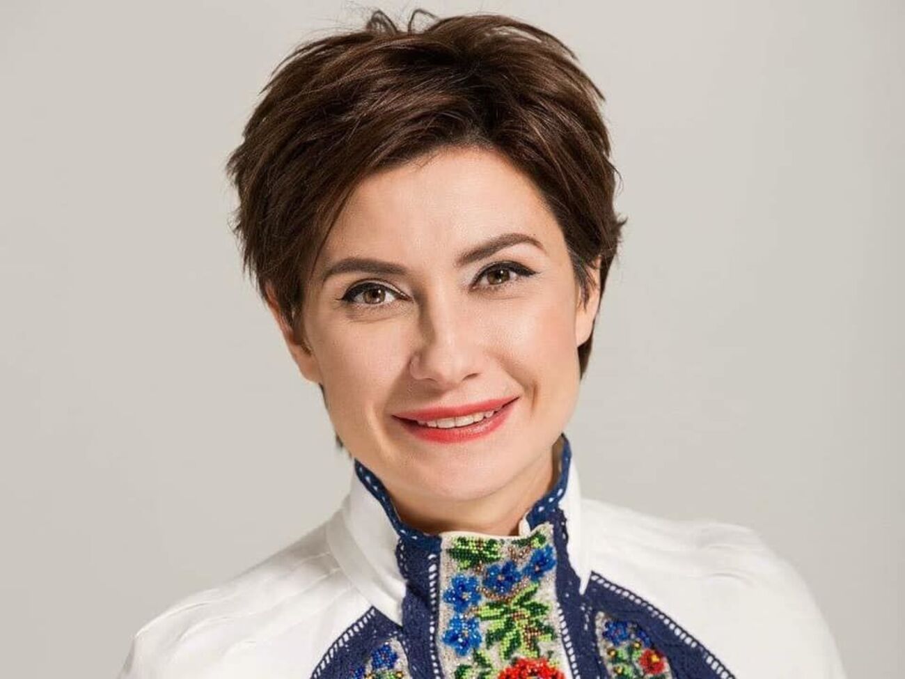 Возможно, сегодня функция спикера президента – толкать журналистов и гоняться за операторами, а не выстраивать коммуникацию с медиа