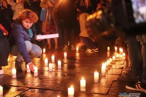 "Ніч на Банковій – 2". До Офісу президента прийшли активісти з вимогою розслідувати вбивство Гандзюк. Фоторепортаж