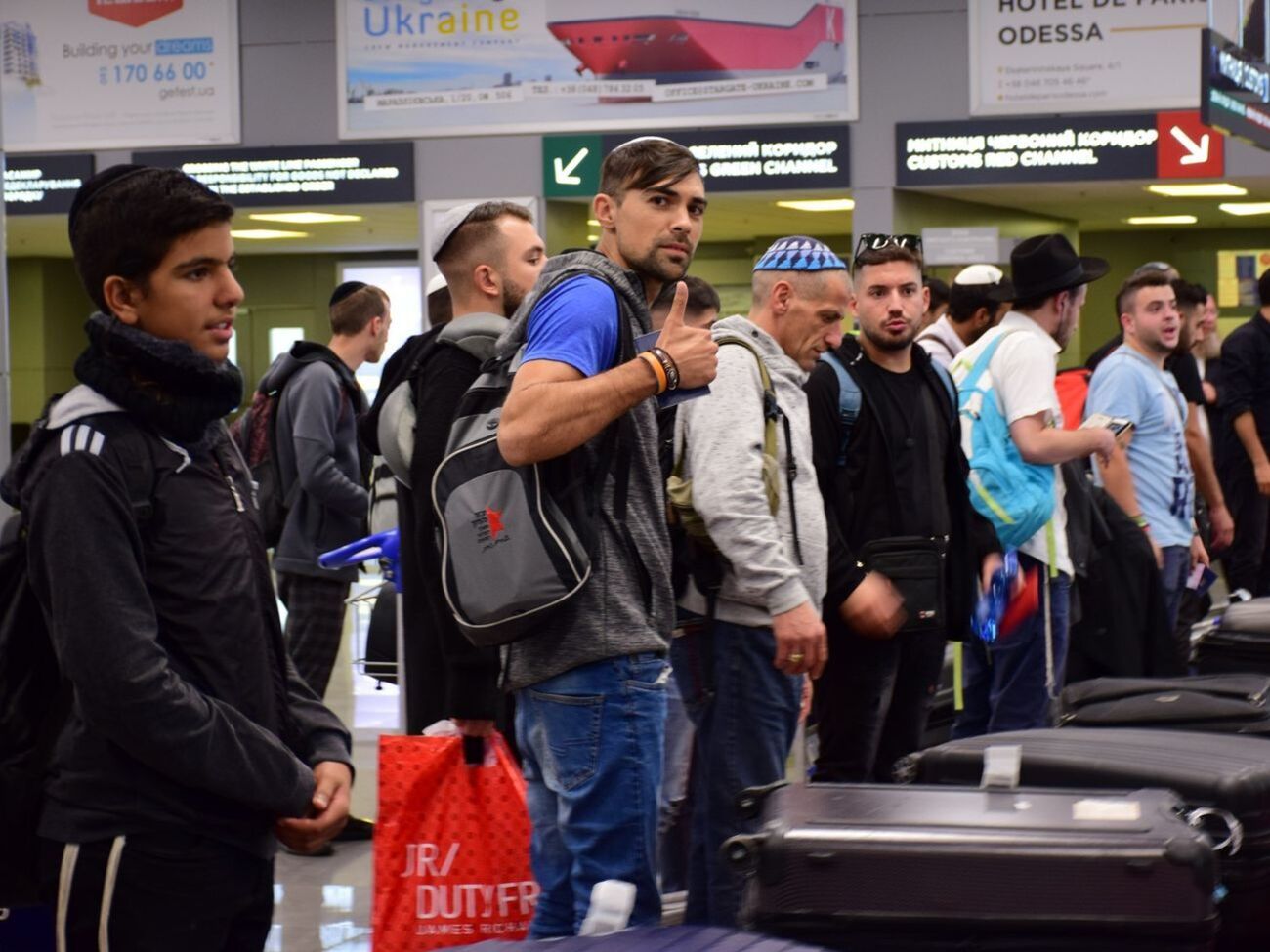 Только&nbsp;за прошедшие сутки пограничники оформили на въезд в страну 5687 хасидов