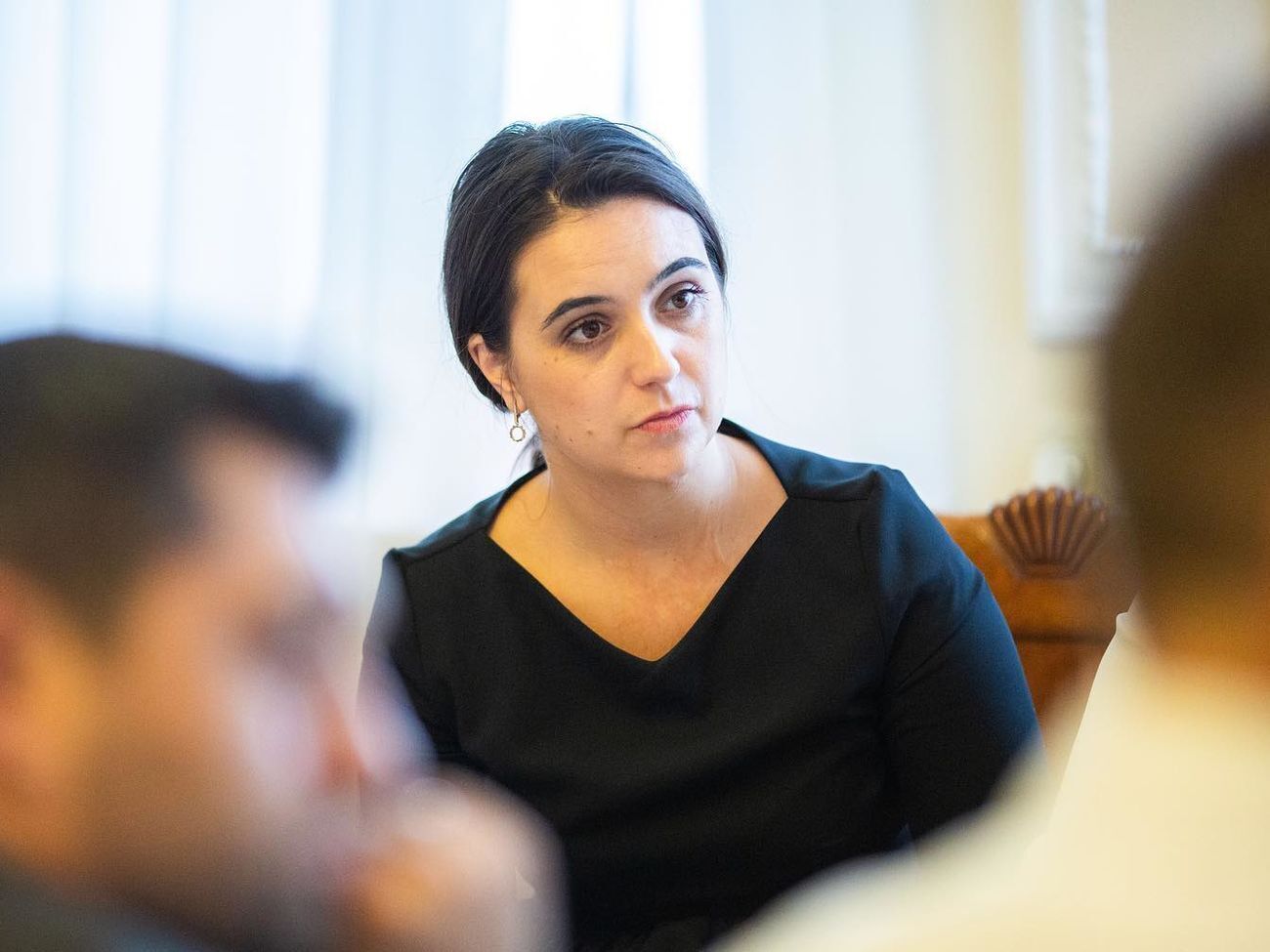 Мендель (на фото) необходимо пересмотреть отношение к журналистам, считает Томиленко