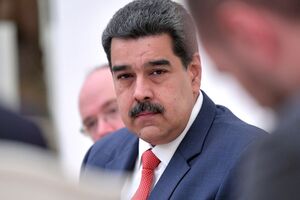 Мадуро повідомив, що росіяни прибули на двох літаках