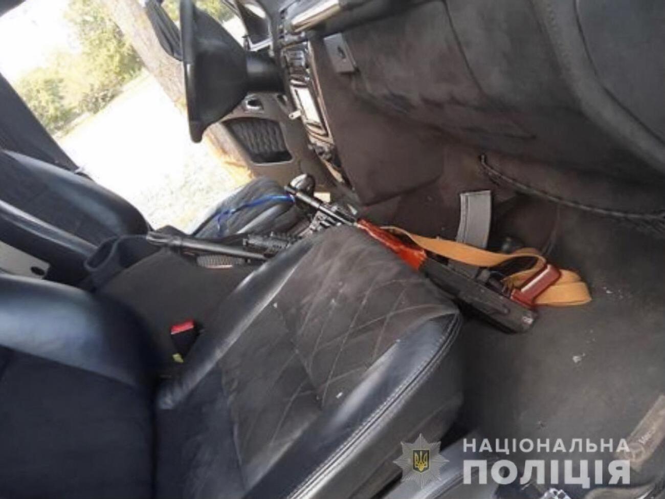 Полиция: Водитель резко начал движение и переехал ногу полицейскому