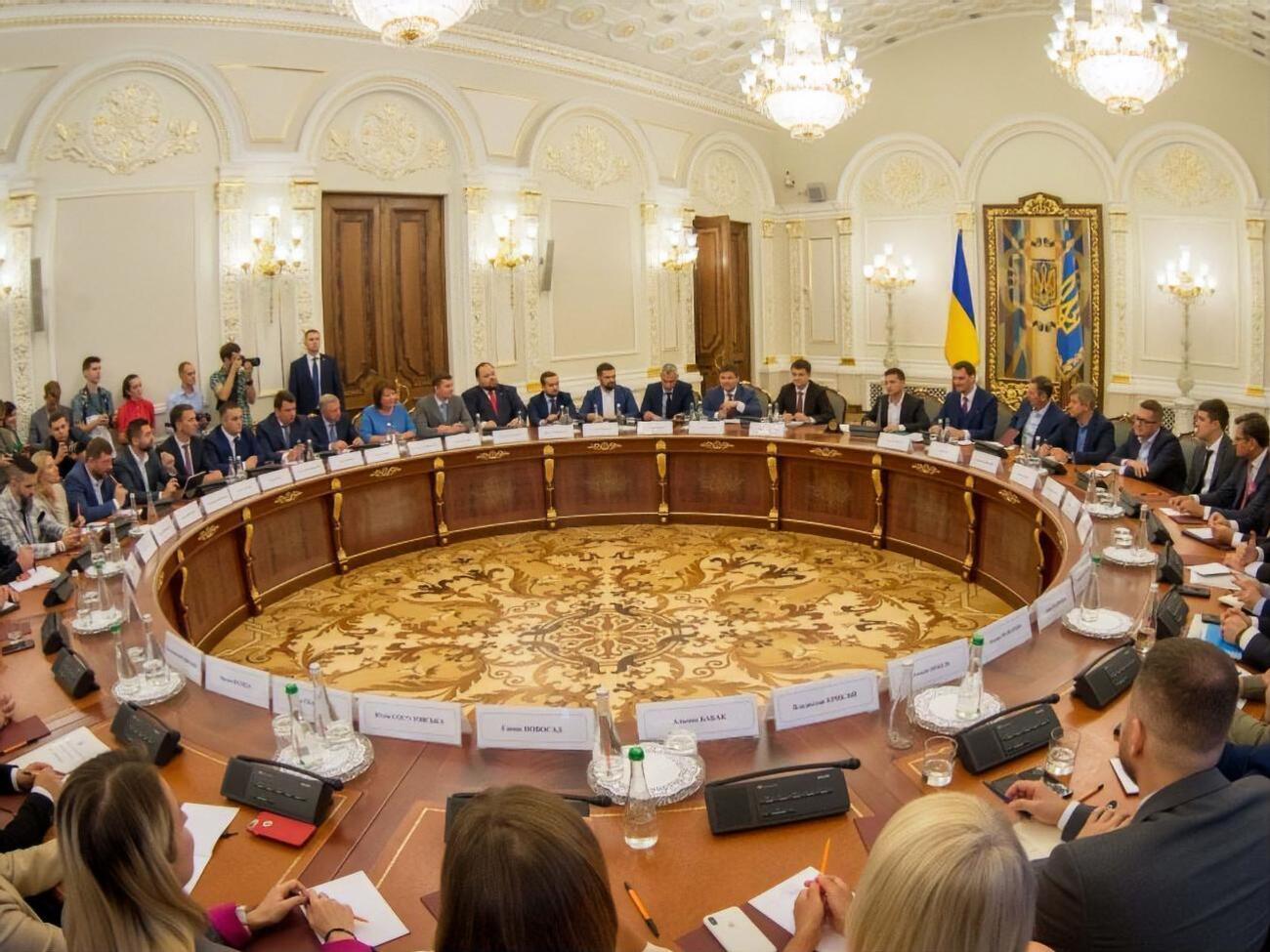 Зеленський 2 вересня провів зустріч з урядом, керівниками Верховної Ради і правоохоронних органів