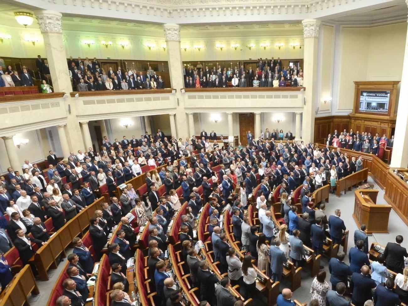 Спікер Ради оголосив, що п'ять нардепів приєдналися до фракції "Слуга народу"