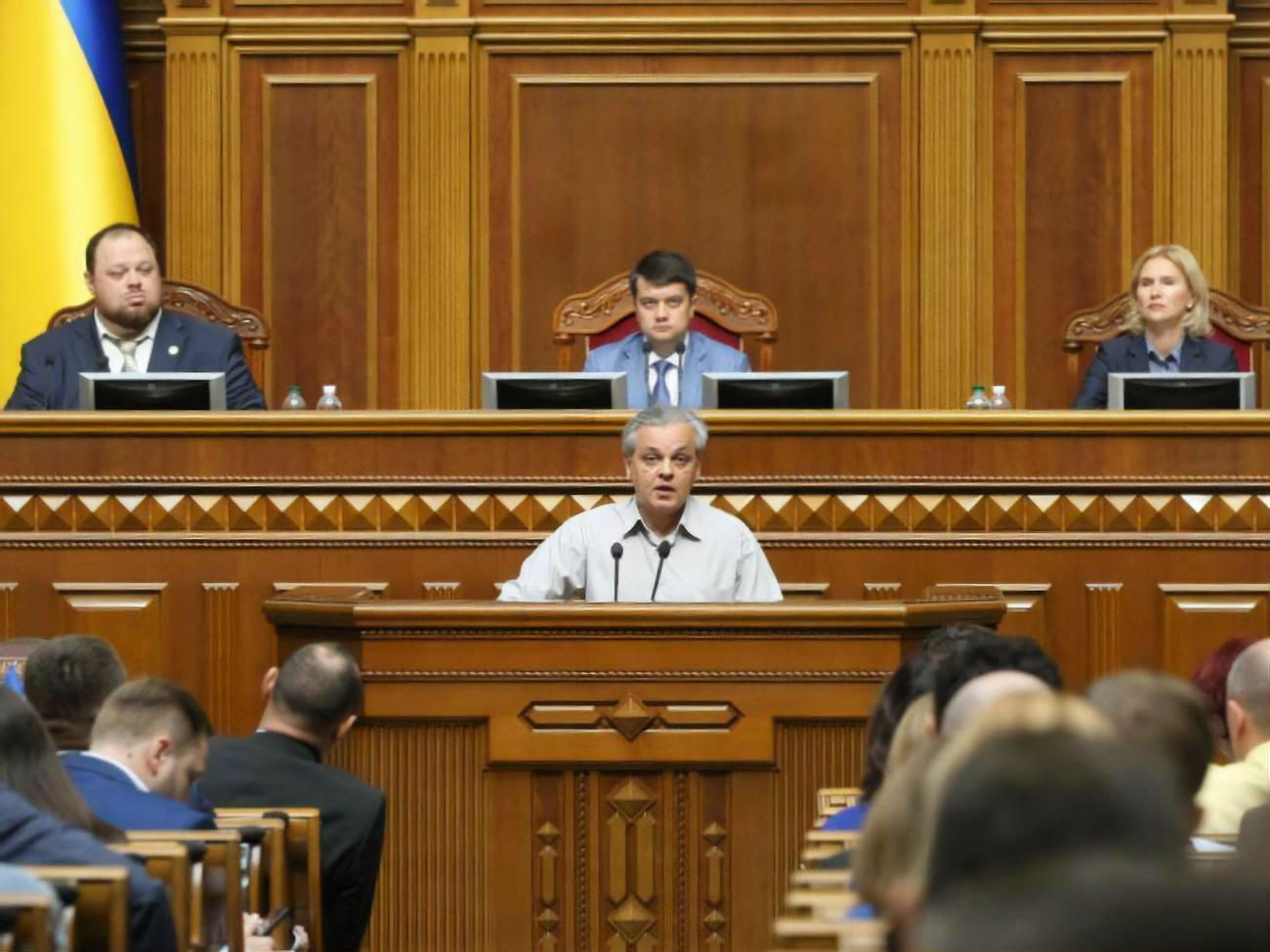 Рахманін: У мене пропозиція&nbsp;для тих, хто в принципі підтримує ці законопроєкти, &ndash; ще раз&nbsp;перечитайте