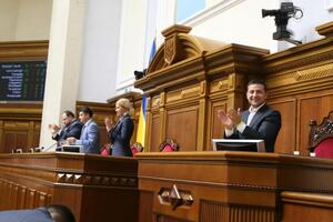 Рішення про скасування депутатської недоторканності в Раді зустріли оплесками