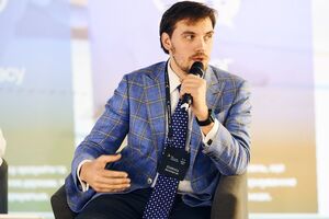 Операції із землею повинні бути доступні для всіх, хто може її обробляти, зазначив Гончарук