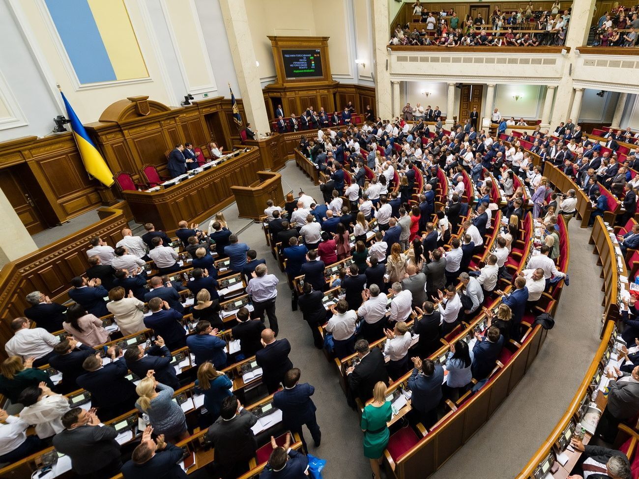 За зняття депутатської недоторканності не голосувала тільки фракція "Опозиційна платформа &ndash; За життя"