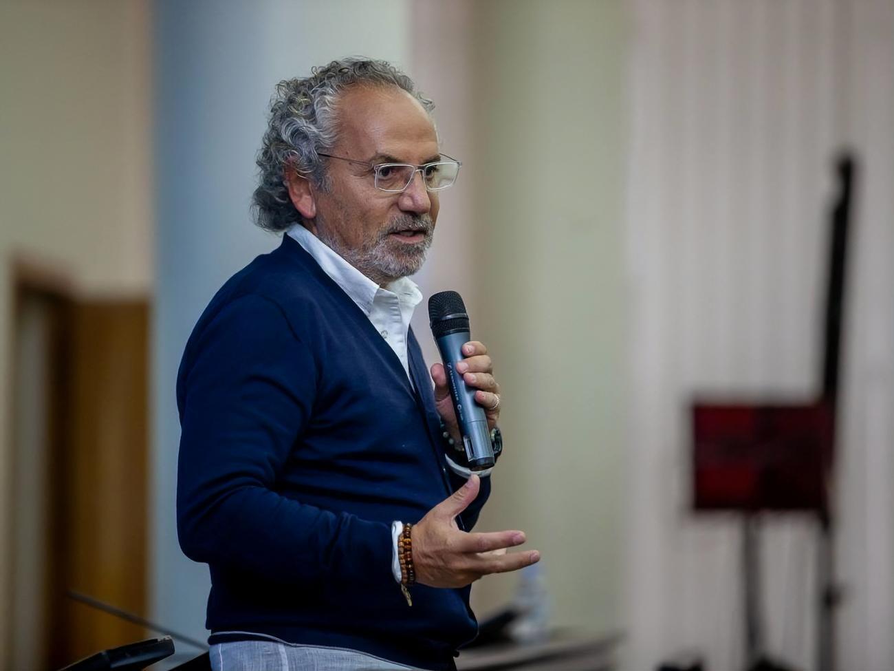 Шустер:&nbsp;Почему я выбрал "Украину" и Рината Ахметова? Какая мне разница, кому принадлежит канал? Он не влияет на то, что мы делаем