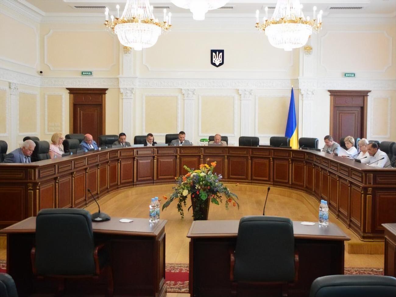 Вища рада правосуддя вирішила, що Татьков порушив вимоги щодо несумісності