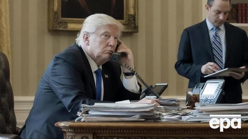 Скандал разгорелся после телефонного разговора Трампа с Зеленским