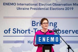 Трамп заявив, що Йованович треба "пройти через деякі речі"