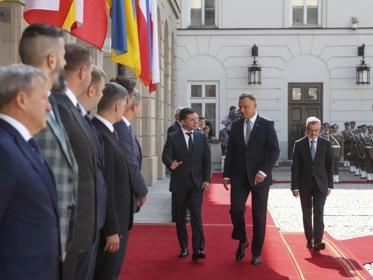 После визита Зеленского в Польшу у Украины появляется реальная альтернатива российскому газу, считают эксперты