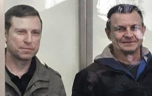 "Суд" приговорил Дудку (справа) и Бессарабова к 14 годам лишения свободы