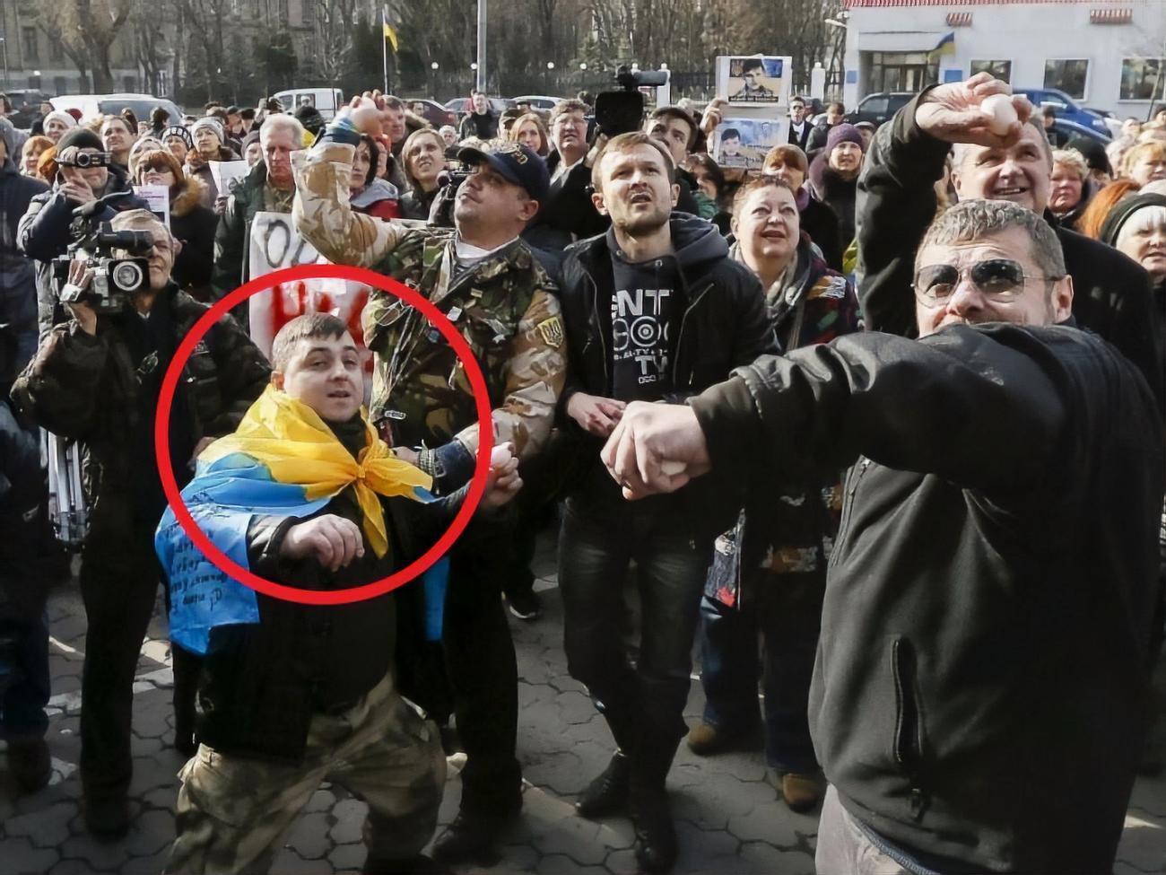 В Следкоме России утверждают, что украинец Кошовенко напал на российское посольство в Киеве